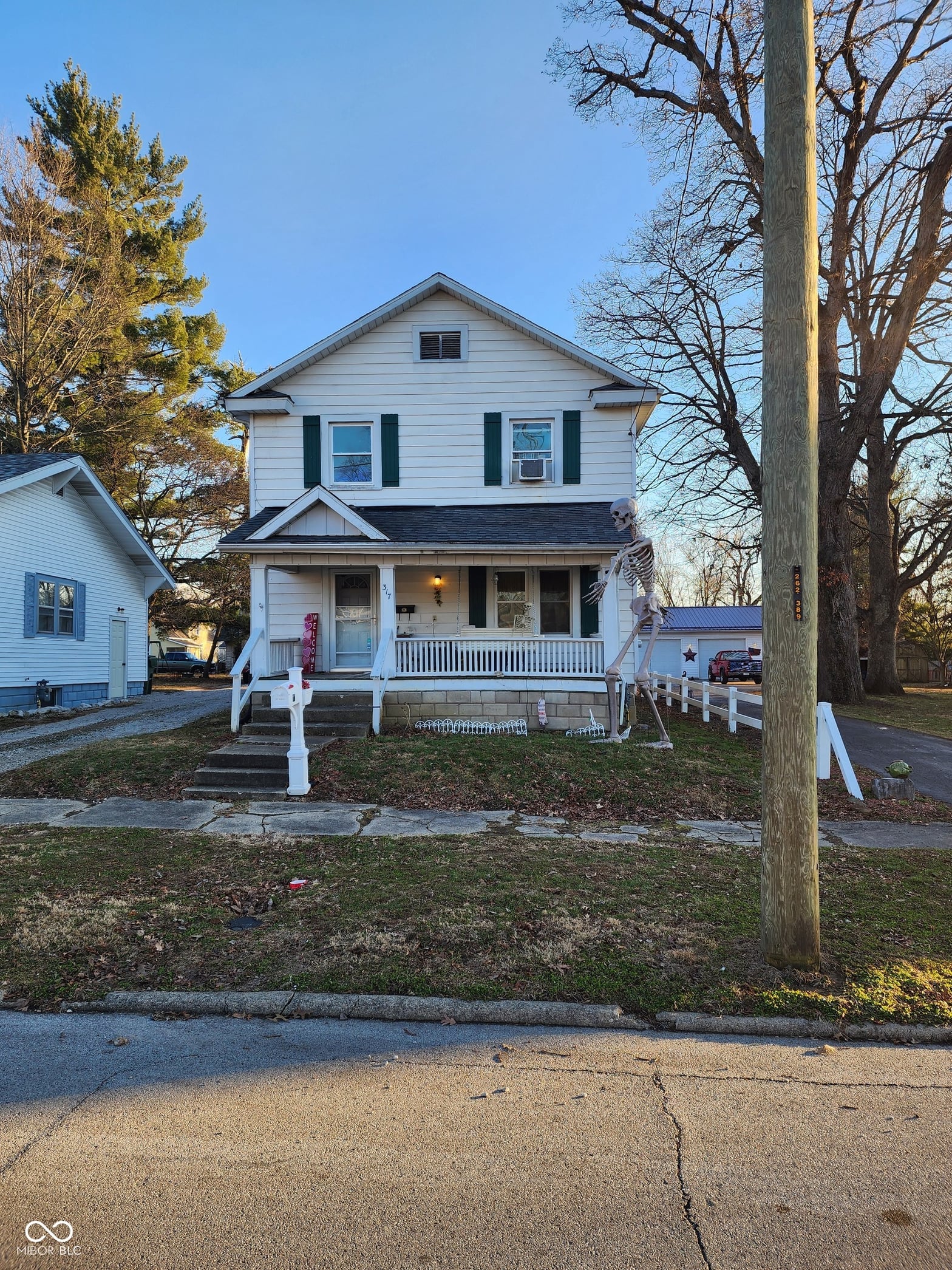 Front exterior at 317 W Thompson Street, Sullivan, IN