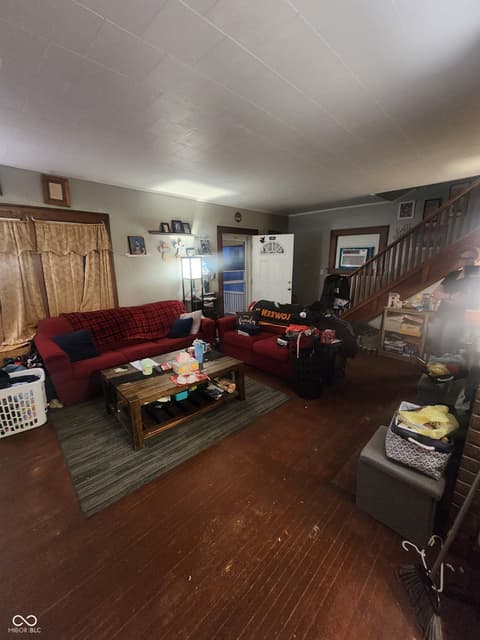 Living room at 317 W Thompson Street, Sullivan, IN