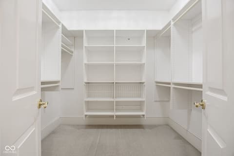 Walk In Closets — 4530 Chase Oak Court, Zionsville, IN