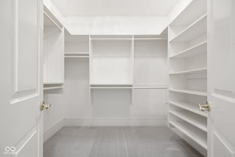Walk In Closets — 4530 Chase Oak Court, Zionsville, IN
