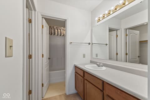Photo of 1341 Magnolia Drive, Greenfield, IN
