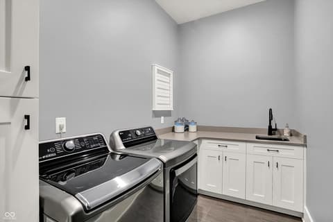Photo of 3081 Golfview Drive, Greenwood, IN