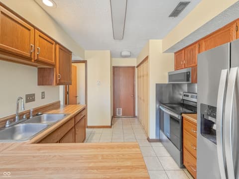 Photo of 4608 Stansbury Lane, Indianapolis, IN