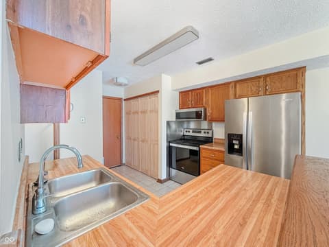 Photo of 4608 Stansbury Lane, Indianapolis, IN