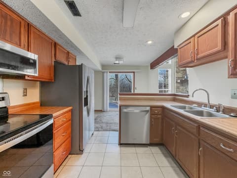 Photo of 4608 Stansbury Lane, Indianapolis, IN