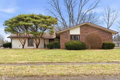 4631 N Eden Court