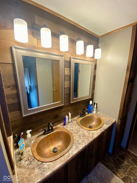 Photo of 786 E Bonebrake Road, Veedersburg, IN