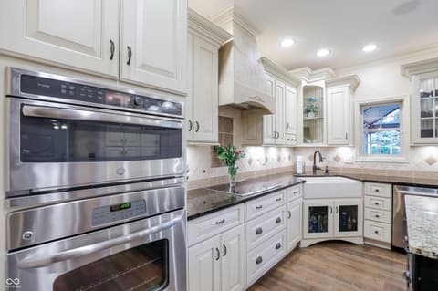 Photo of 4401 Brittany Drive, Zionsville, IN