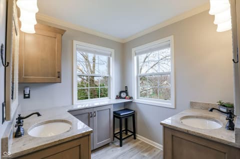 Photo of 4401 Brittany Drive, Zionsville, IN