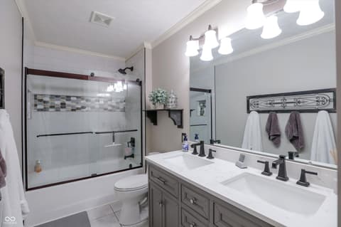 Photo of 4401 Brittany Drive, Zionsville, IN