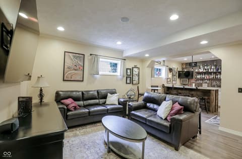 Photo of 4401 Brittany Drive, Zionsville, IN
