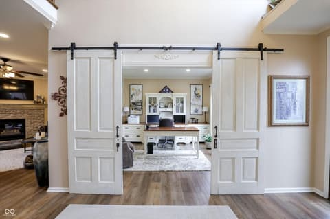 Photo of 4401 Brittany Drive, Zionsville, IN