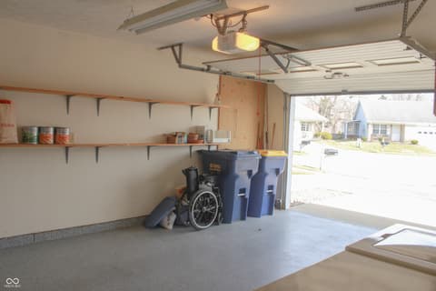 Garage at 6376 Village Oak Court, Indianapolis, IN