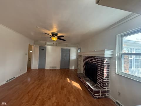 Living room at 8101 Hi Vu Drive, Indianapolis, IN