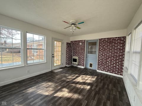 Living room at 8101 Hi Vu Drive, Indianapolis, IN