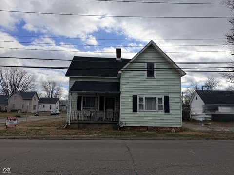 1041 N Maple Street