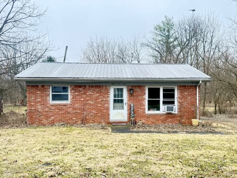 Front exterior at 305 E Union Street, Waynetown, IN