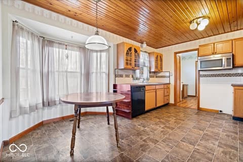 Kitchen at 881 Westridge North Drive, Noblesville, IN