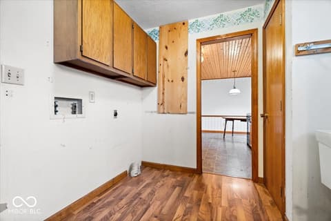 Laundry room at 881 Westridge North Drive, Noblesville, IN