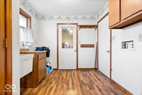 Laundry room at 881 Westridge North Drive, Noblesville, IN