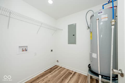 Laundry room at 562 N Tremont Street, Indianapolis, IN