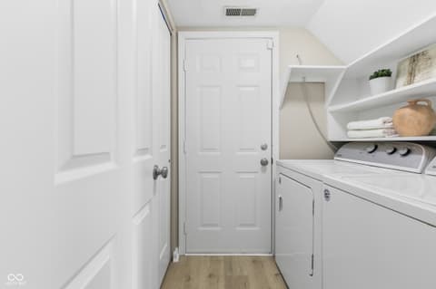 Laundry room at 2906 Brooks Bend Drive, Carmel, IN