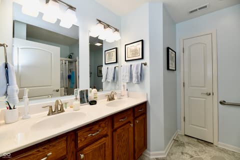 Photo of 5514 Coventry Park Way, Indianapolis, IN