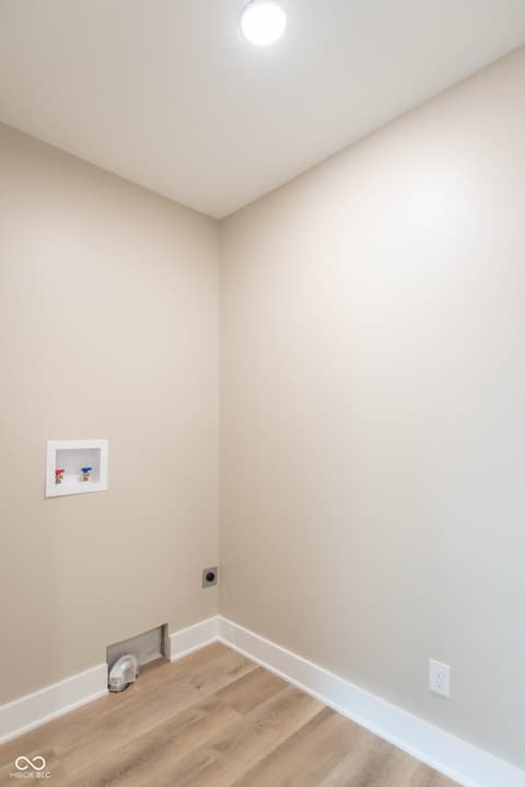 Laundry room at 252 S Main Street, Cloverdale, IN