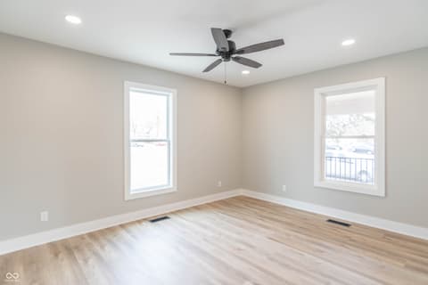 Photo of 252 S Main Street, Cloverdale, IN