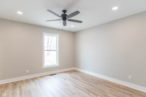 Photo of 252 S Main Street, Cloverdale, IN