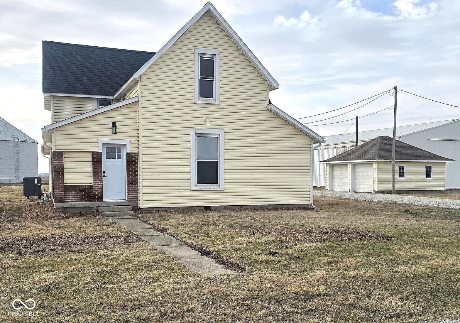 Front exterior at 1770 N 1000 W, Kempton, IN