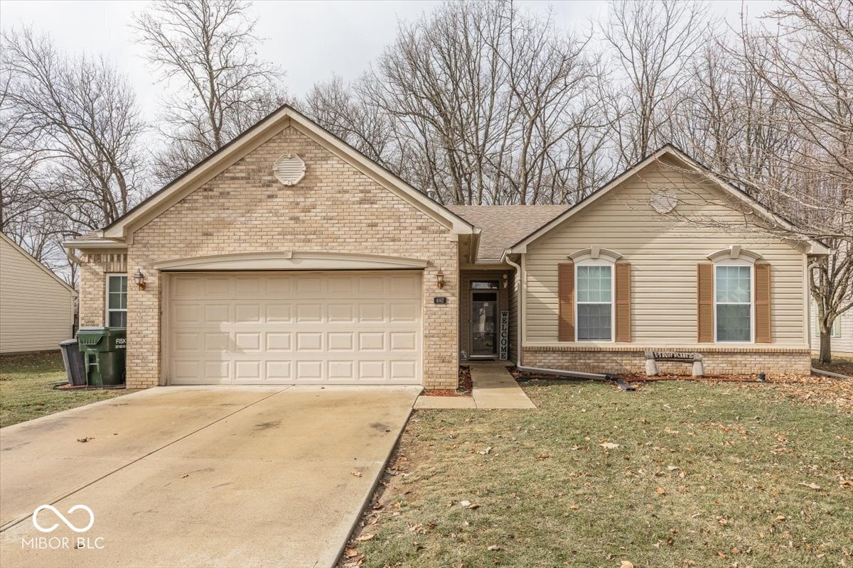 Front exterior at 4162 S Woodtrail Lane, New Palestine, IN