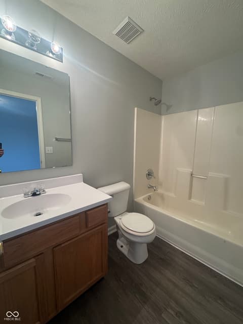 Photo of 3971 Waterfield Drive, Indianapolis, IN