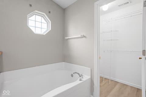 Photo of 4011 Highland Springs Drive, Kokomo, IN