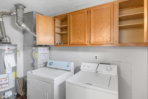 Laundry room at 1425 Edgecombe Avenue, Indianapolis, IN