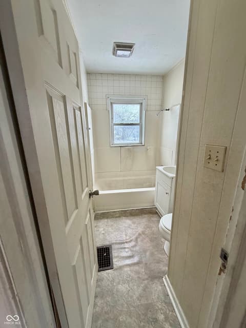 Photo of 521 W 37th Street, Anderson, IN