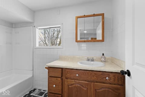 Photo of 638 Maple Court, Brownsburg, IN