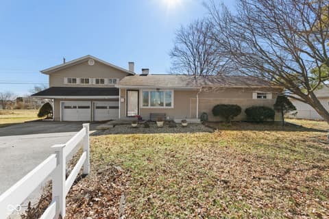 Photo of 638 Maple Court, Brownsburg, IN