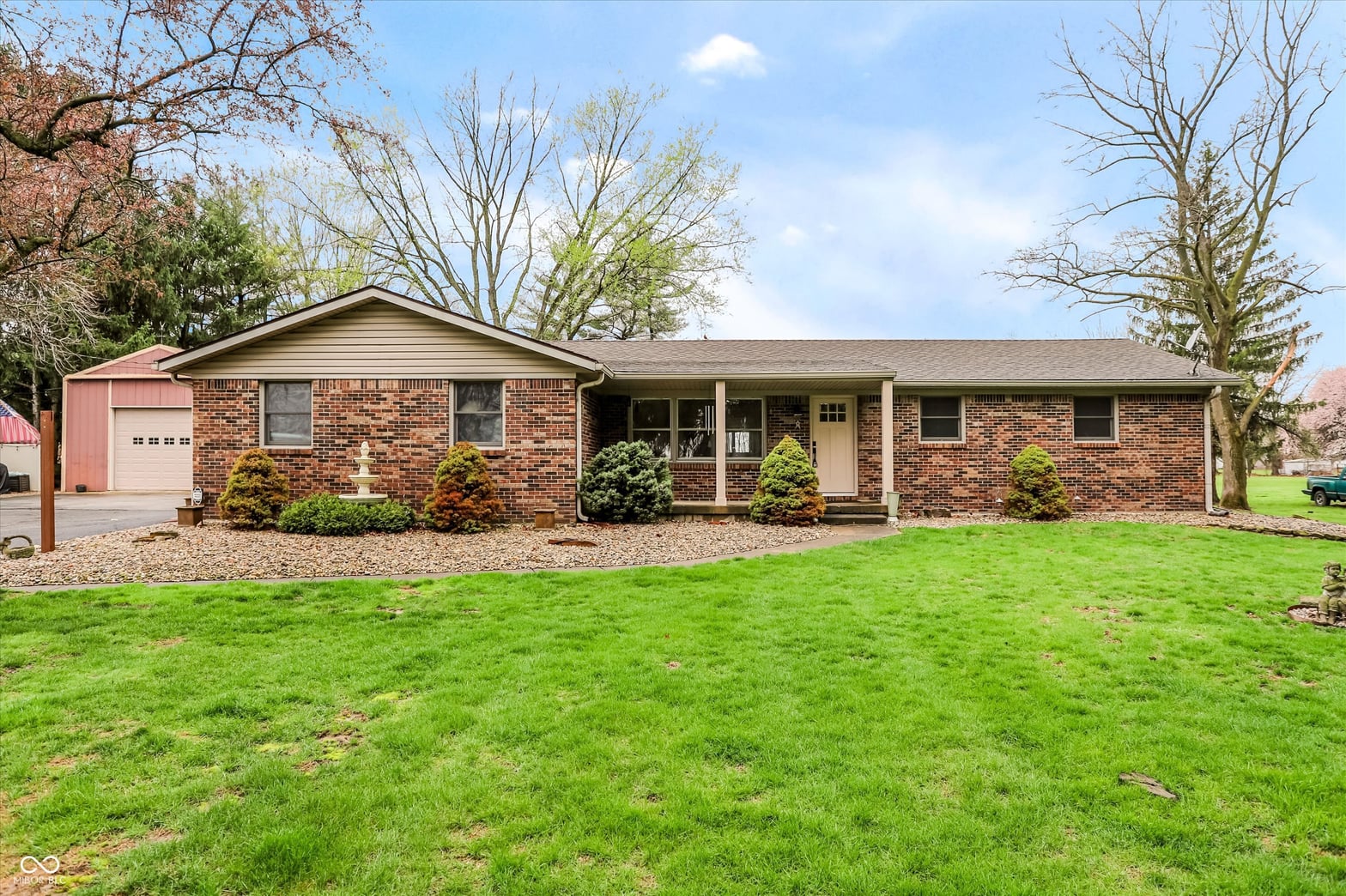 Photo of 8420 N County Road 150 E, Pittsboro, IN
