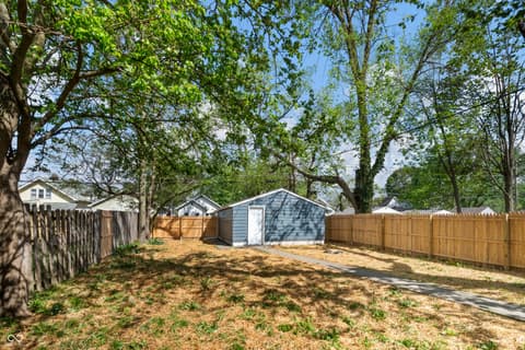 Photo of 621 N Grant Avenue, Indianapolis, IN