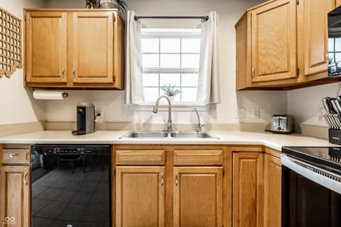 Kitchen at 450 E Pine Ridge Drive, Westfield, IN