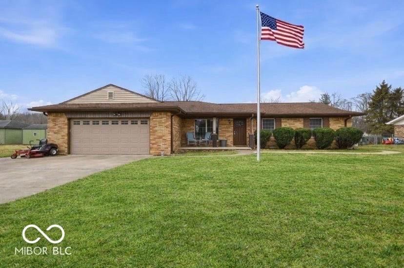 Front exterior at 98 E Meadow Glen Drive, Brazil, IN