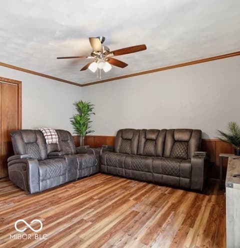 Living room at 98 E Meadow Glen Drive, Brazil, IN