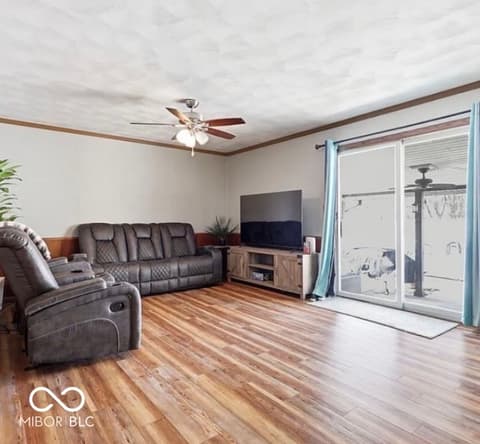 Living room at 98 E Meadow Glen Drive, Brazil, IN