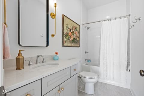 Photo of 10405 Golden Bear Way, Noblesville, IN