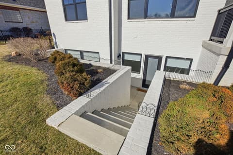 Photo of 10405 Golden Bear Way, Noblesville, IN