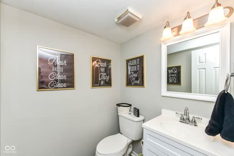 Photo of 915 Congressional Way, Shelbyville, IN