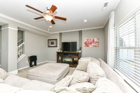 Living room at 2260 Sante Fe Drive, Greenfield, IN