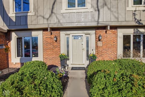 Foyer at 25 Forest Ridge Court, Fishers, IN