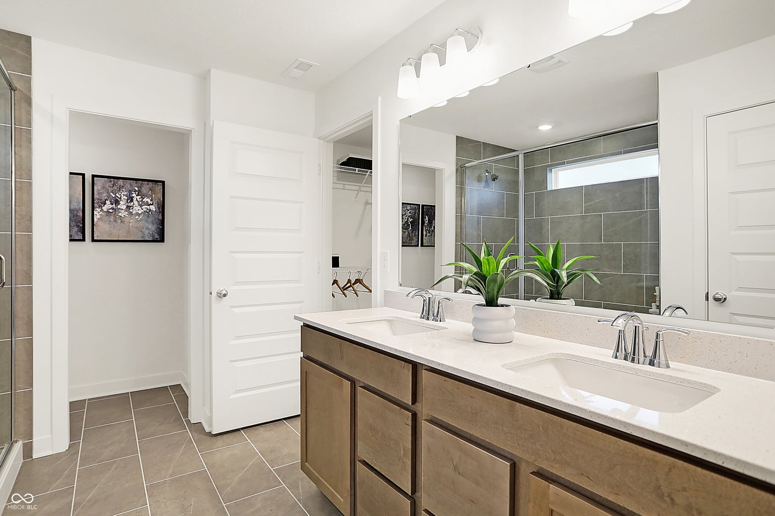 Photo 51